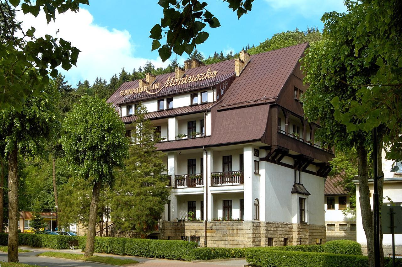 Moniuszko Hotel Дужники Здрой Екстериор снимка